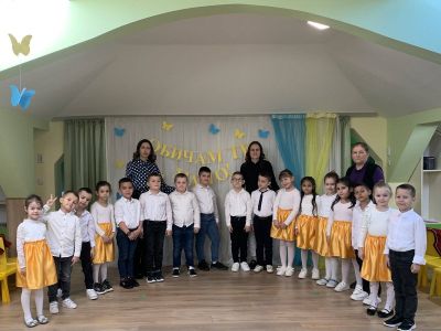 За маминия празник, за маминия ден! - ДГ Детелина - Огняново