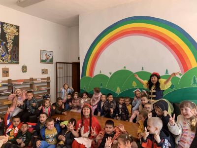 Посещение на библиотеката в с. Гърмен от децата на 3 и 4 група . - ДГ Детелина - Огняново