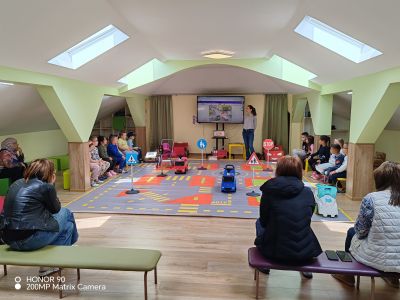 Група „Калинки“ показаха колко много знаят за безопасността на пътя! В откритата ситуация по БДП на тема „На улицата“. - ДГ Детелина - Огняново