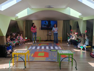 Ситуация по БДП представиха децата от III група "Палави ръчички". Те показаха колко много знаят за „Уличното движение“  - ДГ Детелина - Огняново