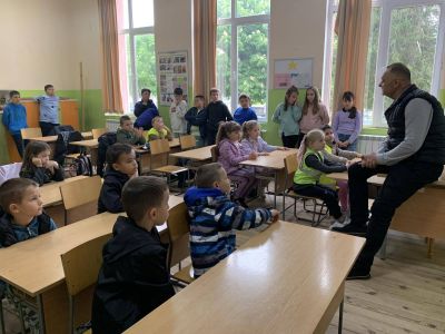 Децата от IV група "Калинки" гостуваха на IV клас в ОУ "Пейо Крачолов Яворов"! - ДГ Детелина - Огняново