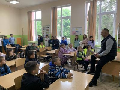 Децата от IV група "Калинки" гостуваха на IV клас в ОУ "Пейо Крачолов Яворов"! - ДГ Детелина - Огняново