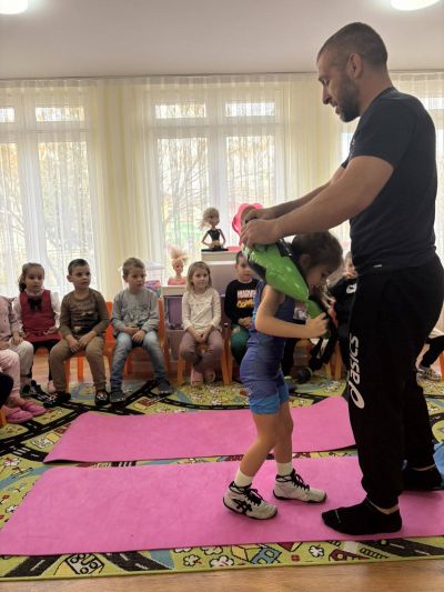 Седмицата на бащата в група „Звездички“ с гост г-н Димитър Касов - ДГ Детелина - Огняново