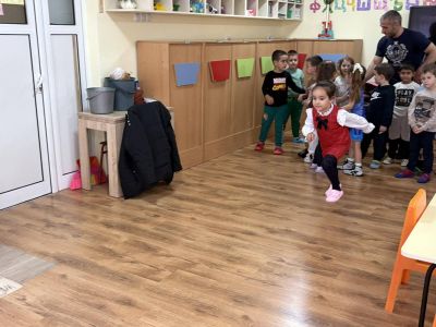 Седмицата на бащата в група „Звездички“ с гост г-н Димитър Касов - ДГ Детелина - Огняново