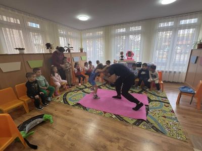 Седмицата на бащата в група „Звездички“ с гост г-н Димитър Касов - ДГ Детелина - Огняново