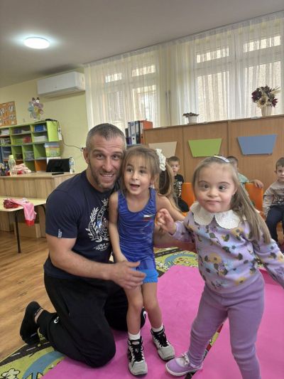 Седмицата на бащата в група „Звездички“ с гост г-н Димитър Касов - ДГ Детелина - Огняново