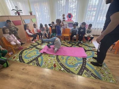 Седмицата на бащата в група „Звездички“ с гост г-н Димитър Касов - ДГ Детелина - Огняново