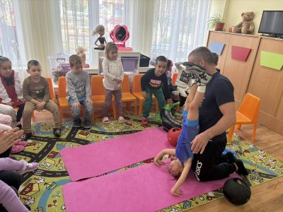 Седмицата на бащата в група „Звездички“ с гост г-н Димитър Касов - ДГ Детелина - Огняново