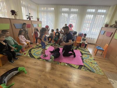 Седмицата на бащата в група „Звездички“ с гост г-н Димитър Касов - ДГ Детелина - Огняново