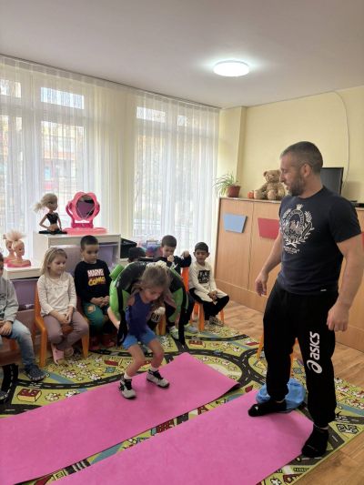 Седмицата на бащата в група „Звездички“ с гост г-н Димитър Касов - ДГ Детелина - Огняново