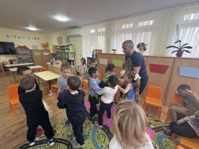 Седмицата на бащата в група „Звездички“ с гост г-н Димитър Касов - ДГ Детелина - Огняново