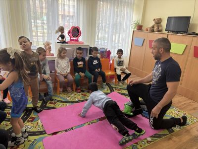 Седмицата на бащата в група „Звездички“ с гост г-н Димитър Касов - ДГ Детелина - Огняново