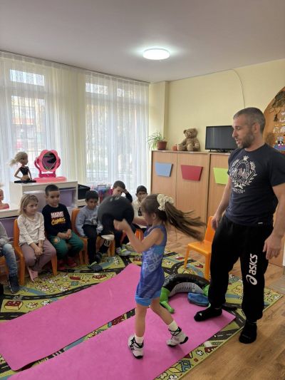 Седмицата на бащата в група „Звездички“ с гост г-н Димитър Касов - ДГ Детелина - Огняново