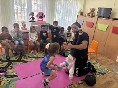 Седмицата на бащата в група „Звездички“ с гост г-н Димитър Касов - ДГ Детелина - Огняново