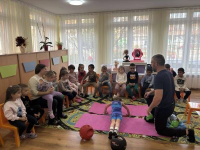 Седмицата на бащата в група „Звездички“ с гост г-н Димитър Касов - ДГ Детелина - Огняново