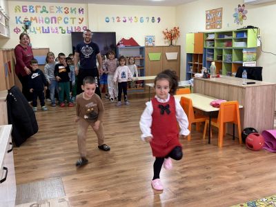 Седмицата на бащата в група „Звездички“ с гост г-н Димитър Касов - ДГ Детелина - Огняново