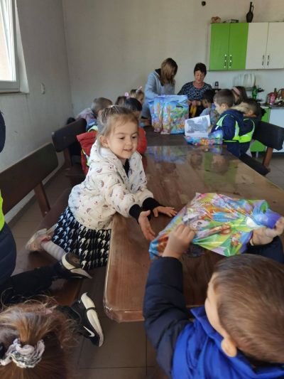 Приключение за IV група „Палави ръчички“! Днес малките „Палави ръчички“ имаха вълнуваща среща с таткото на Ясин — г-н Мохарем Дренчев - ДГ Детелина - Огняново