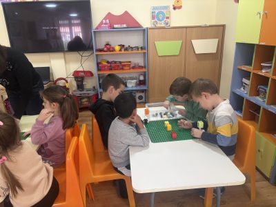 Лего Дупло в трета група - ОН Математика; тема: "Редицата на числата до 4" - ДГ Детелина - Огняново