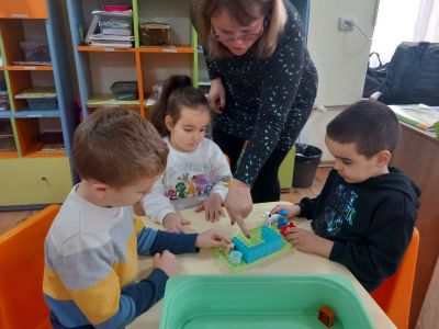 Лего Дупло в трета група - ОН КТ ; тема: "Пространство" - ДГ Детелина - Огняново