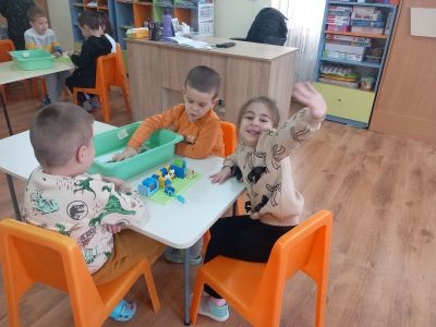 Лего Дупло в трета група - ОН КТ ; тема: "Пространство" - ДГ Детелина - Огняново