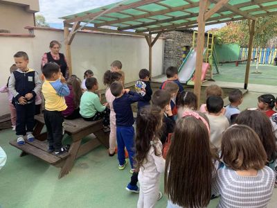 Днес в ДГ "Детелина" бе проведено практическо проиграване на плана за евакуация при пожар. ???????????? - ДГ Детелина - Огняново