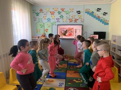 "Баба Марта бързала, мартеници вързала" - ДГ Детелина - Огняново