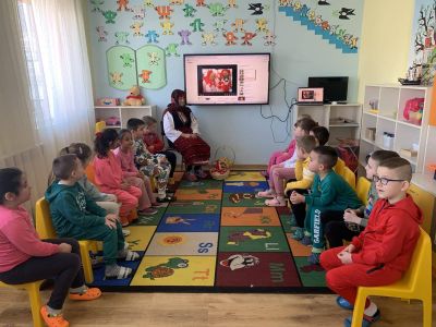 "Баба Марта бързала, мартеници вързала" - ДГ Детелина - Огняново