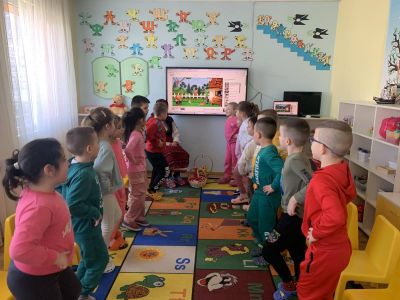 "Баба Марта бързала, мартеници вързала" - ДГ Детелина - Огняново